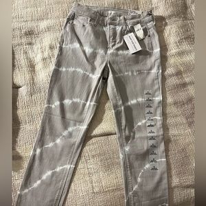 NWT Grey Tie Dye Jeans. Size 6 skinny jeans.